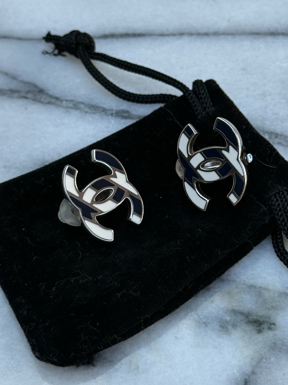 Chanel Navy/White Interlocking CC Clip On Earrings